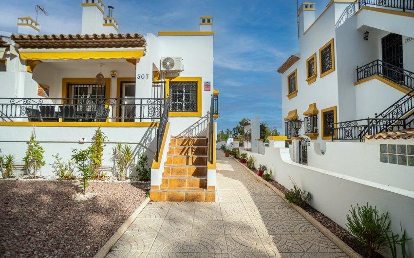 Reventa - Villa -
Orihuela Costa - Villamartín