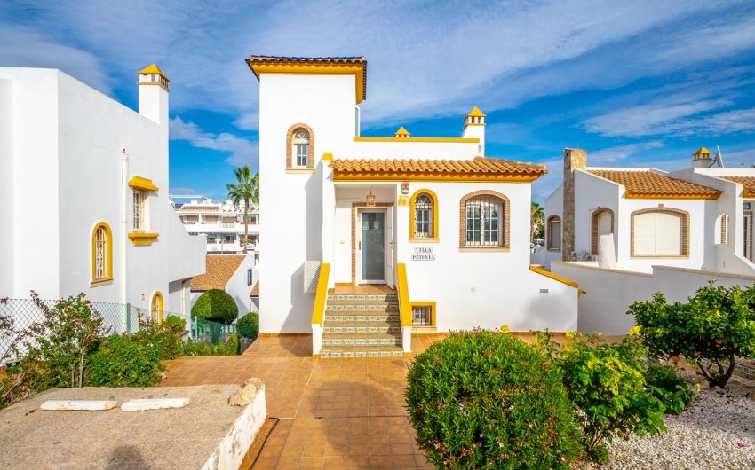 Reventa - Villa -
Orihuela Costa - Villamartín