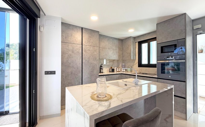 Reventa - Villa -
Orihuela Costa - Villamartín