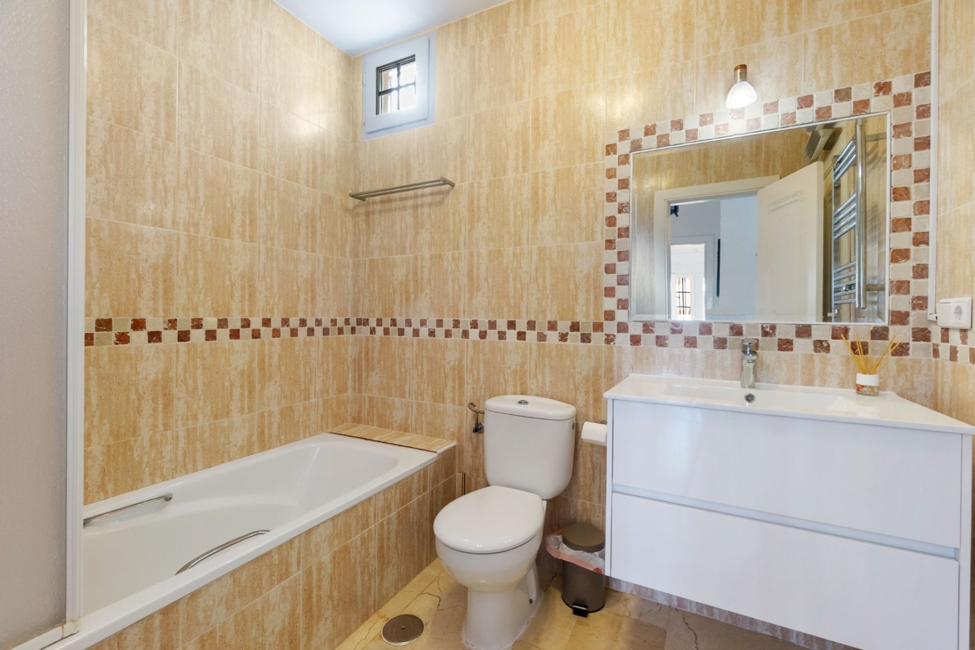 Reventa - Villa -
Orihuela Costa - Villamartín