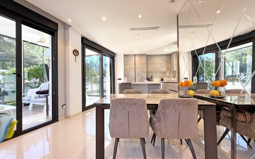 Reventa - Villa -
Orihuela Costa - Villamartín