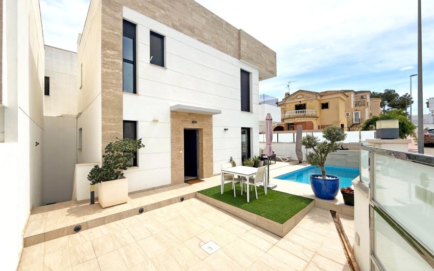 Reventa - Villa -
Orihuela Costa - Villamartín