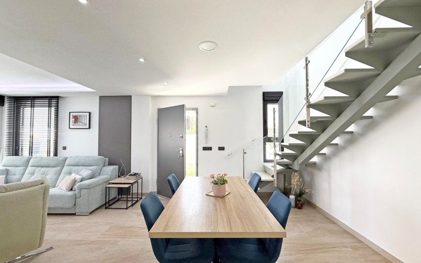 Reventa - Villa -
Orihuela Costa - Villamartín