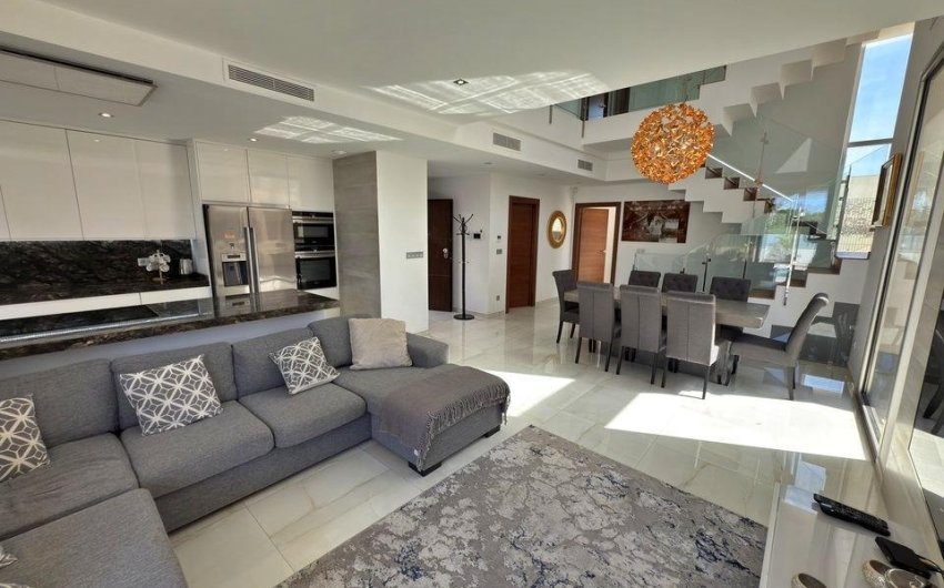 Reventa - Villa -
Orihuela Costa - Villamartín