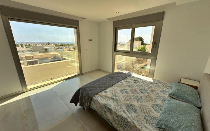 Reventa - Villa -
Orihuela Costa - Villamartín