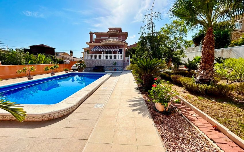 Reventa - Villa -
Orihuela - Inland