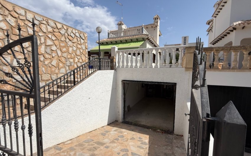 Reventa - Villa -
Orihuela - Inland