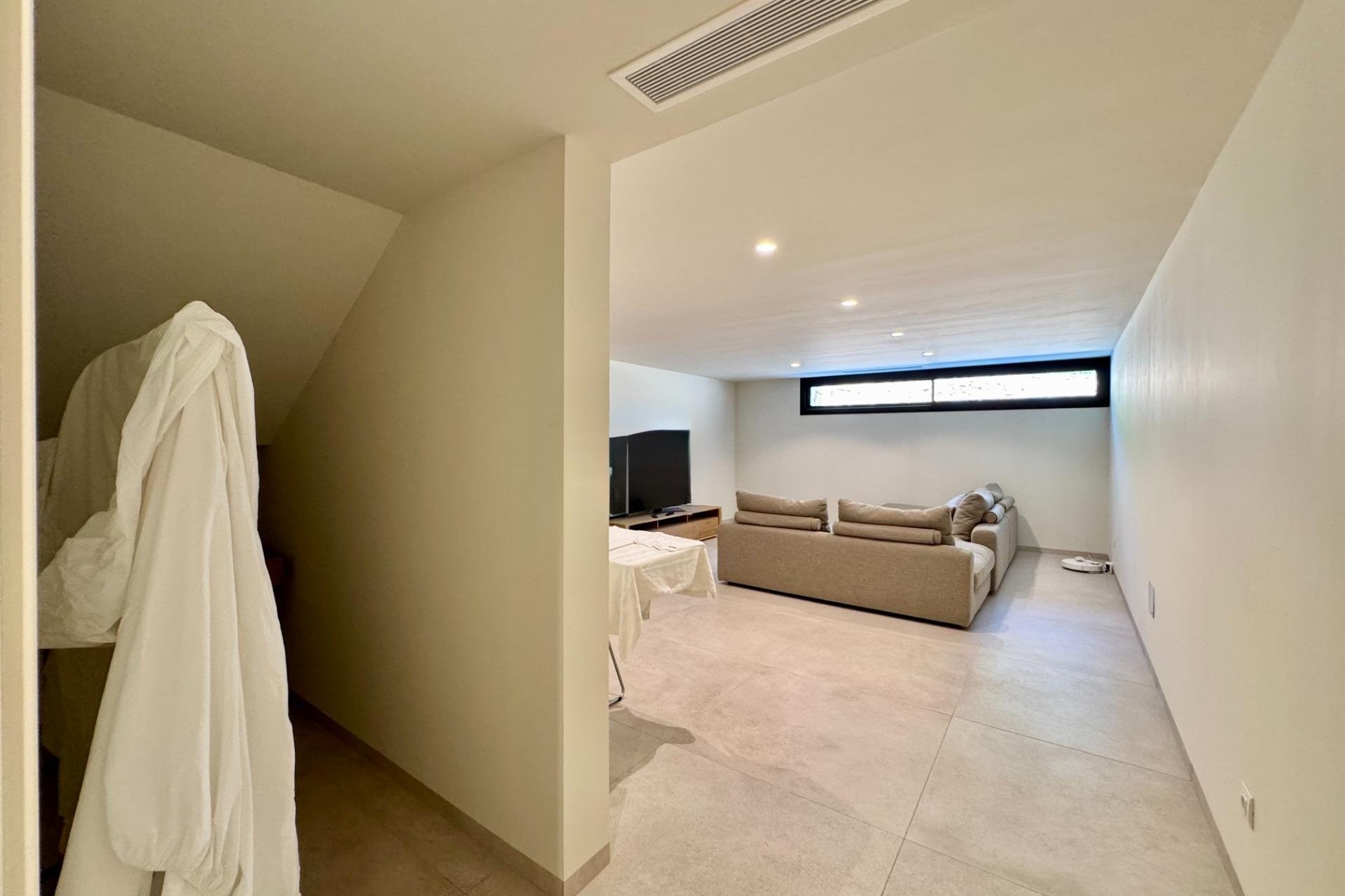 Reventa - Villa -
Orihuela - Las Colinas Golf