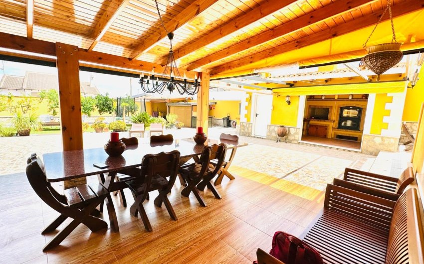 Reventa - Villa -
Orihuela - Urb. Montepinar