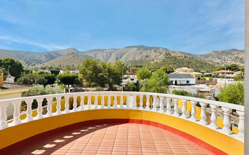 Reventa - Villa -
Orihuela - Urb. Montepinar