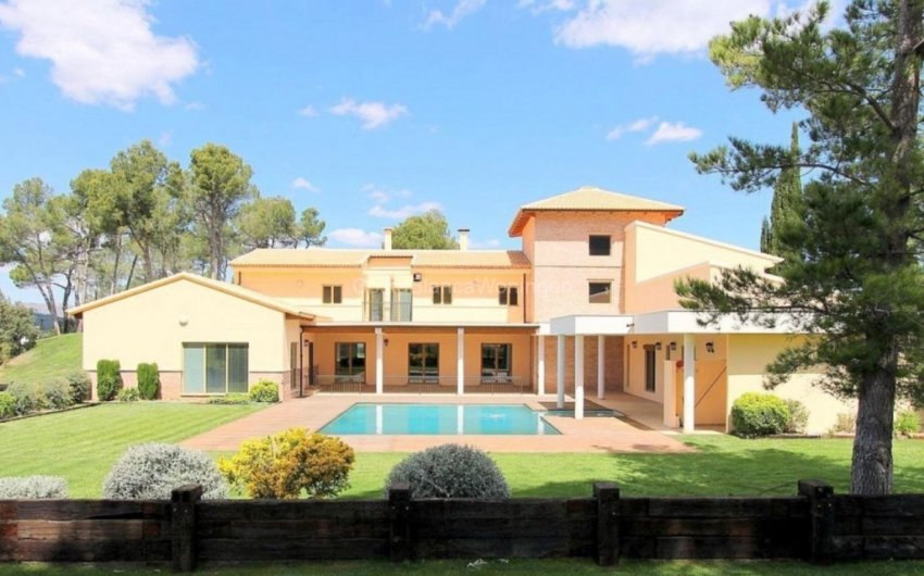 Reventa - Villa -
Penáguila