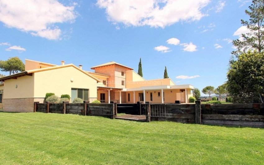 Reventa - Villa -
Penáguila