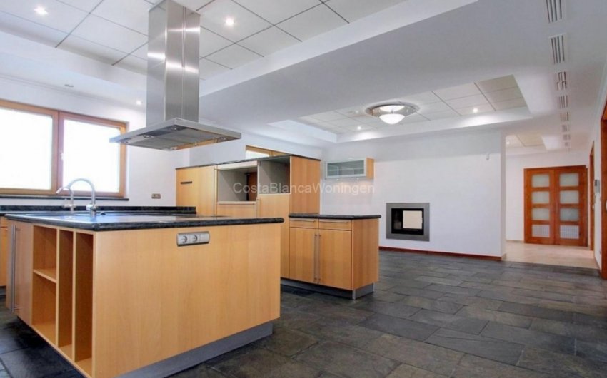 Reventa - Villa -
Penáguila