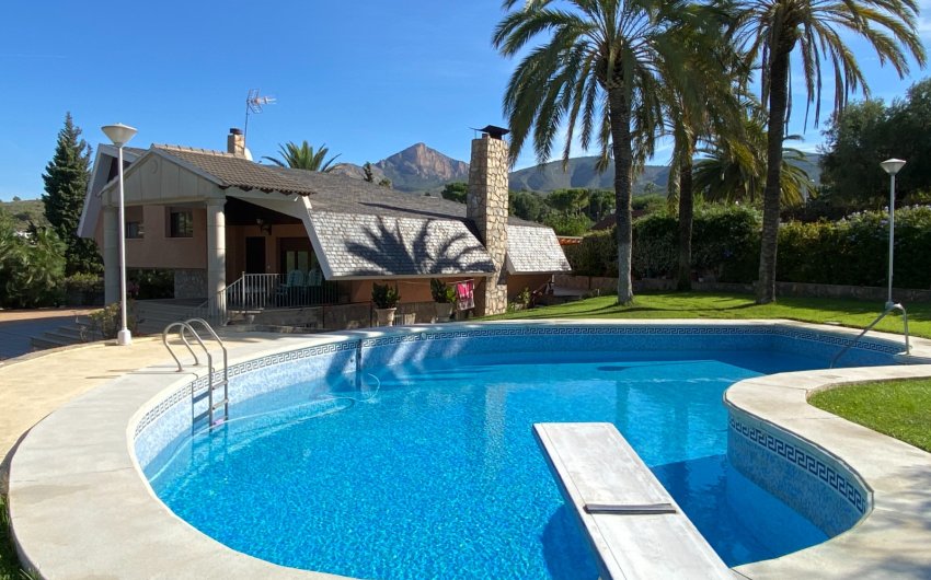 Reventa - Villa -
Petrer