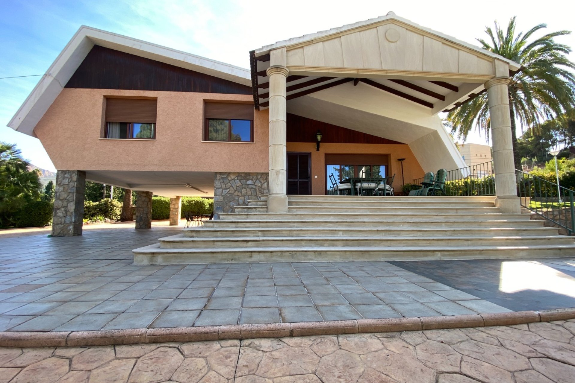 Reventa - Villa -
Petrer