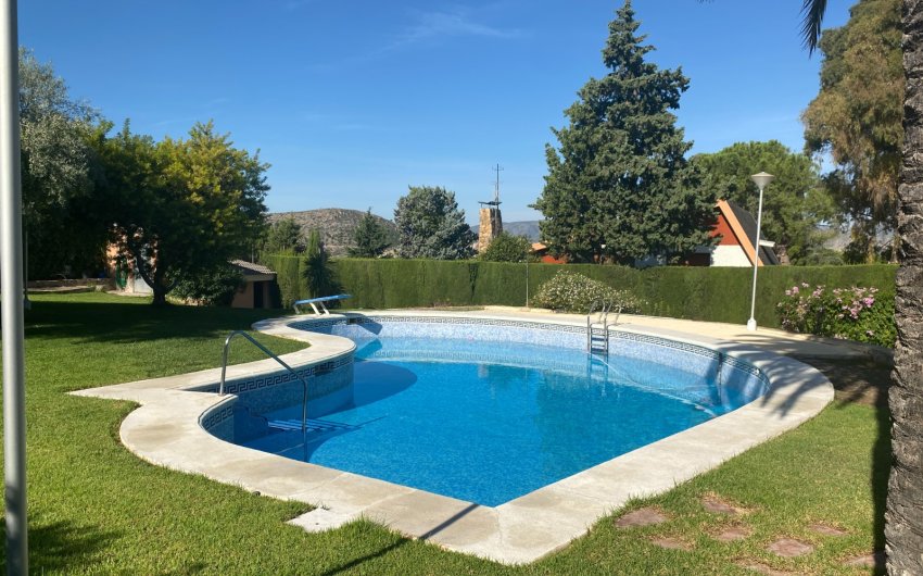 Reventa - Villa -
Petrer