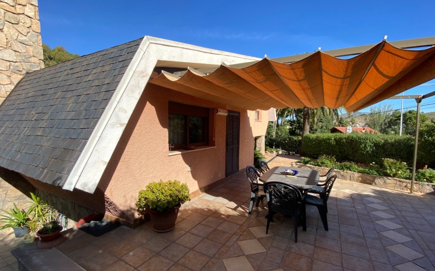 Reventa - Villa -
Petrer