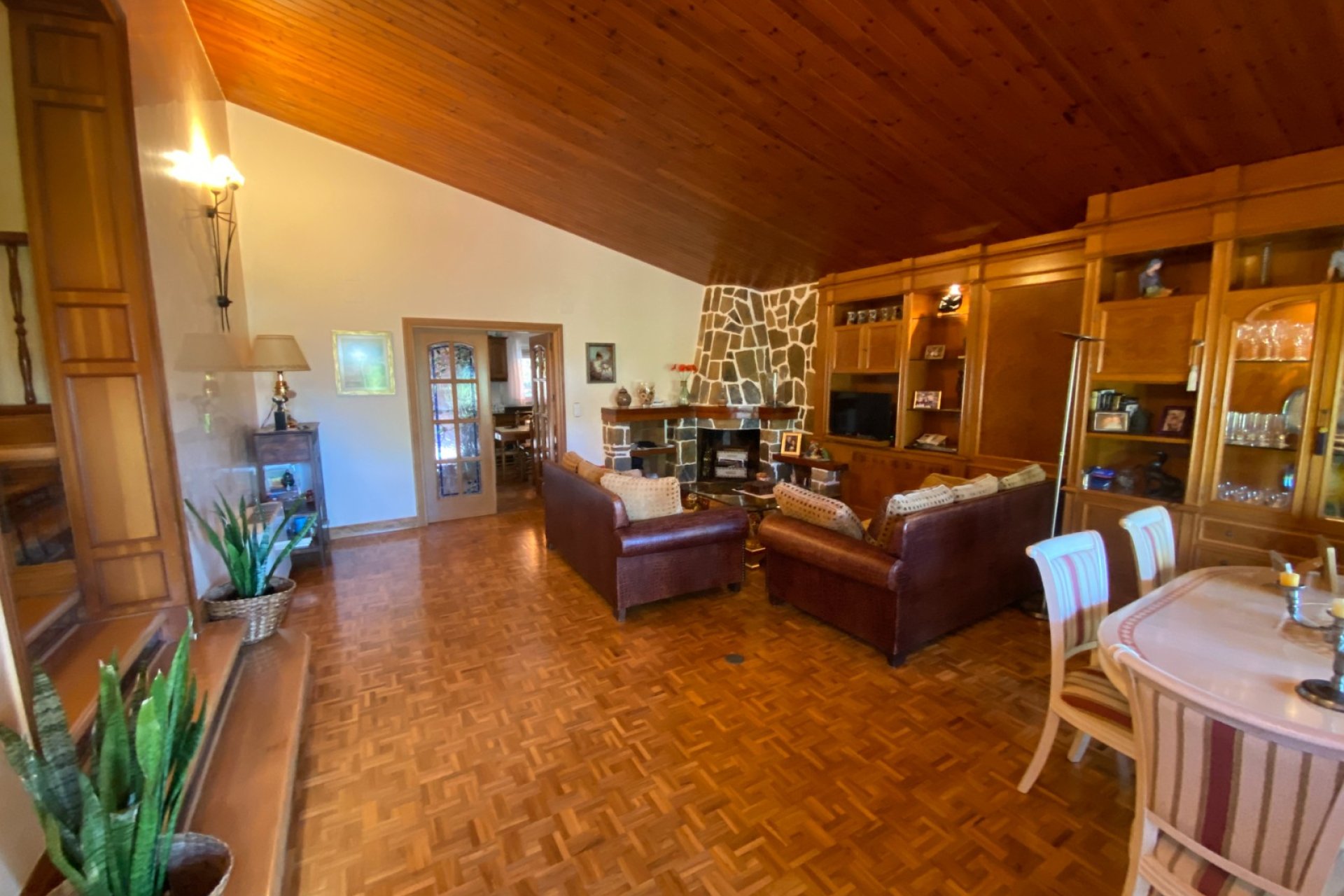 Reventa - Villa -
Petrer