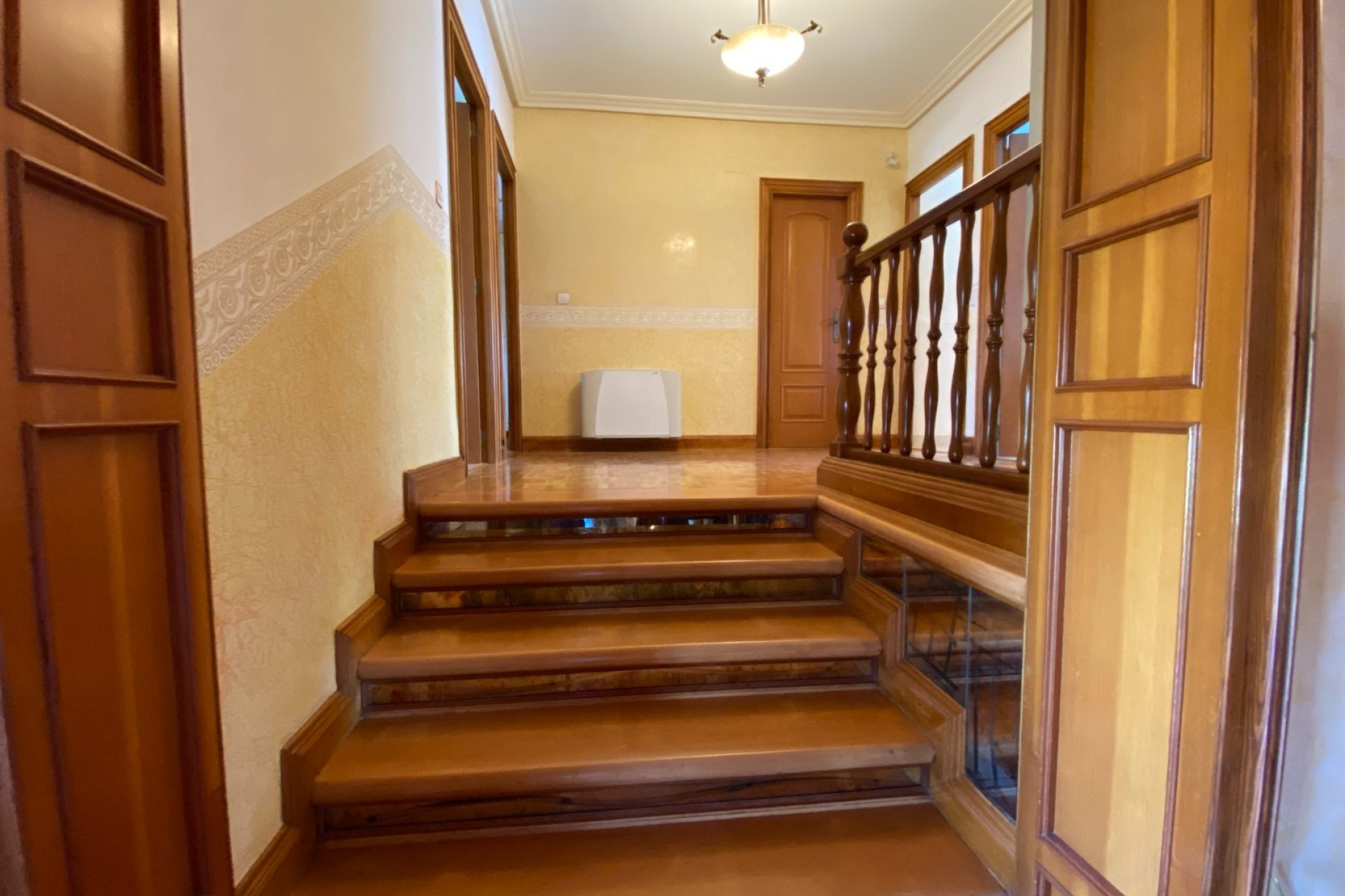 Reventa - Villa -
Petrer