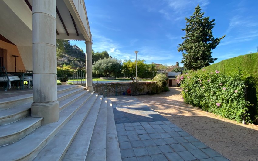 Reventa - Villa -
Petrer