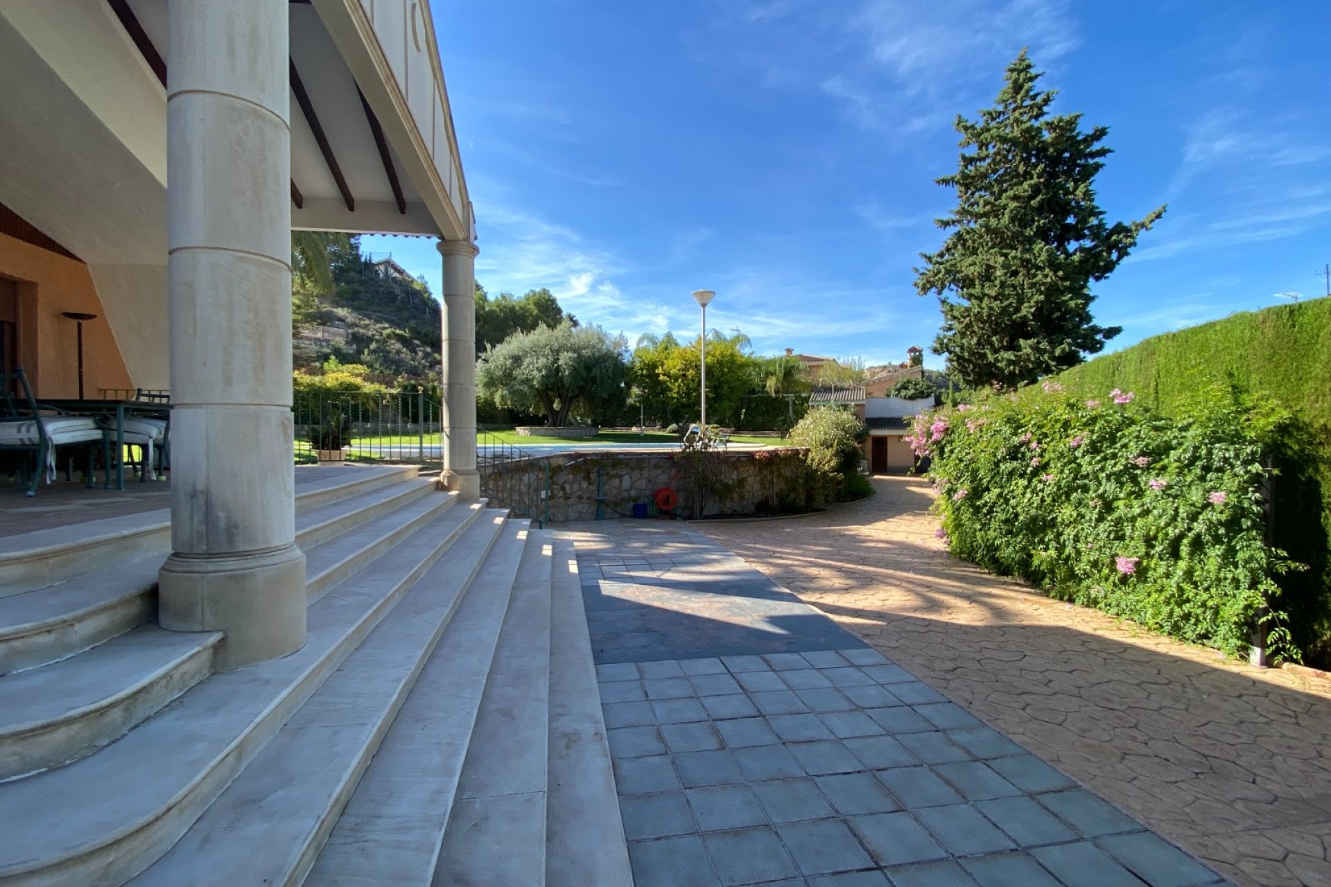 Reventa - Villa -
Petrer