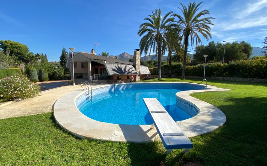 Reventa - Villa -
Petrer