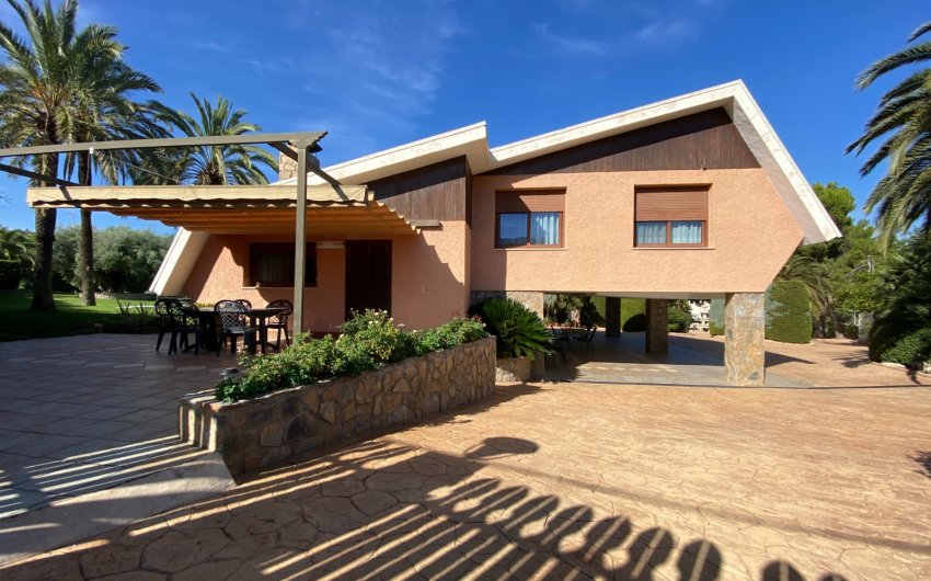 Reventa - Villa -
Petrer