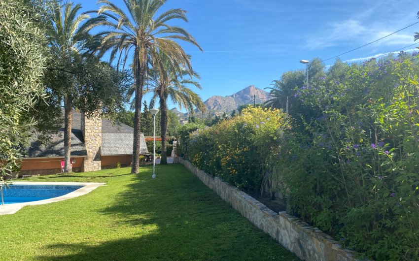 Reventa - Villa -
Petrer