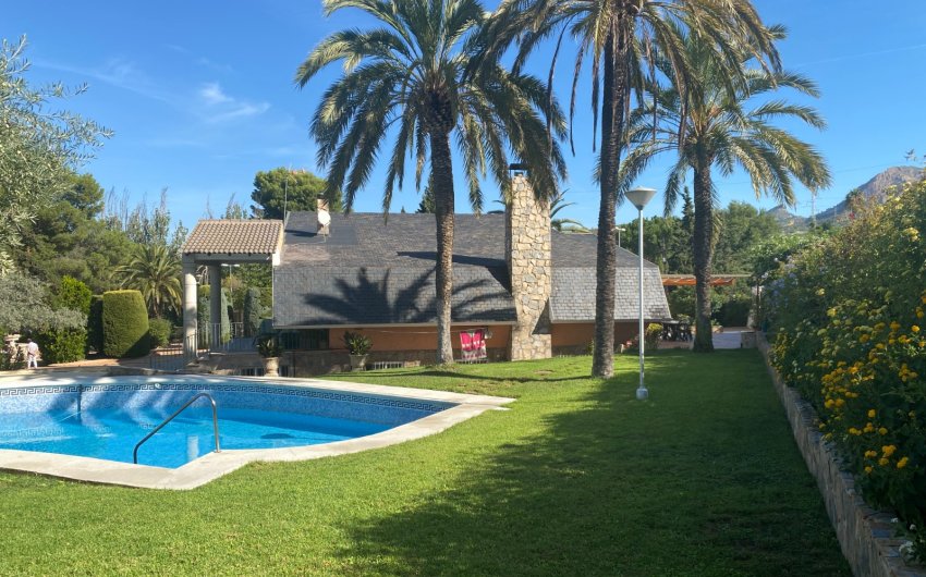 Reventa - Villa -
Petrer