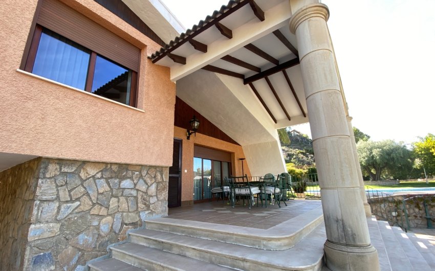 Reventa - Villa -
Petrer