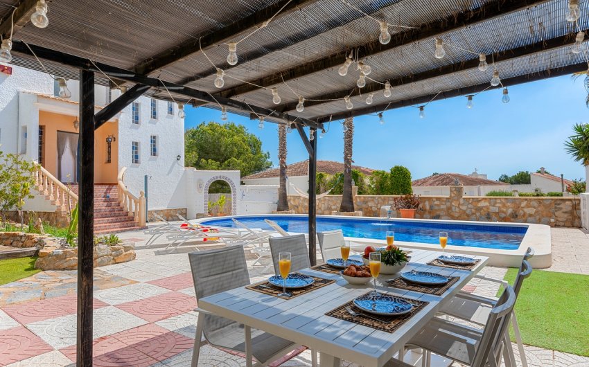 Reventa - Villa -
Pinar de Campoverde - Costa Blanca
