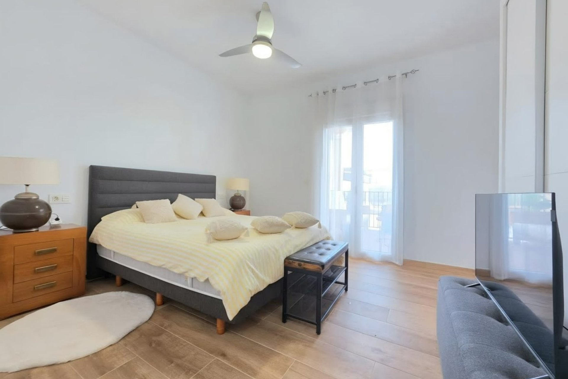 Reventa - Villa -
Pinoso - Inland