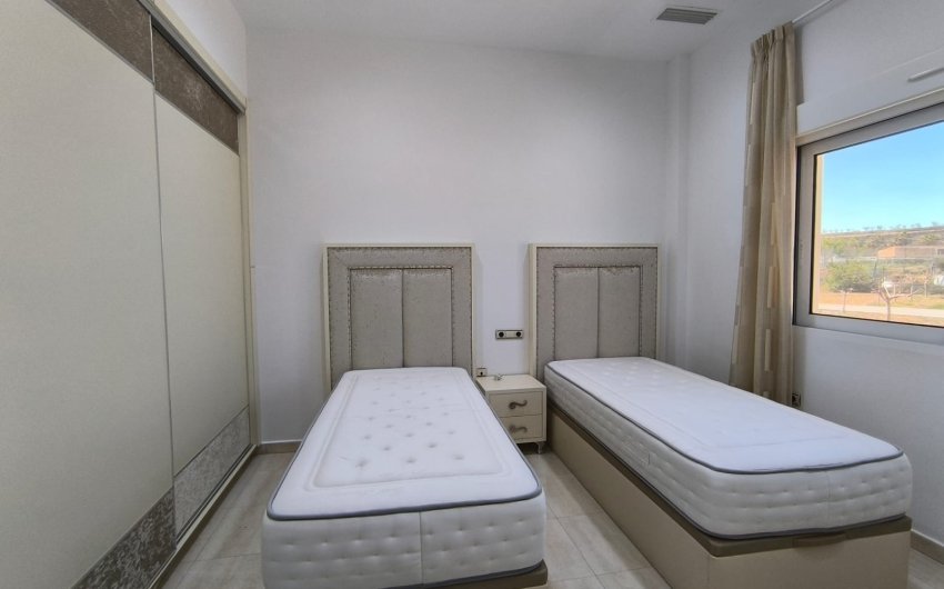 Reventa - Villa -
Pinoso - Inland