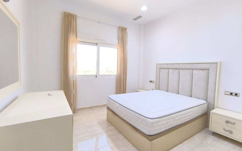 Reventa - Villa -
Pinoso - Inland