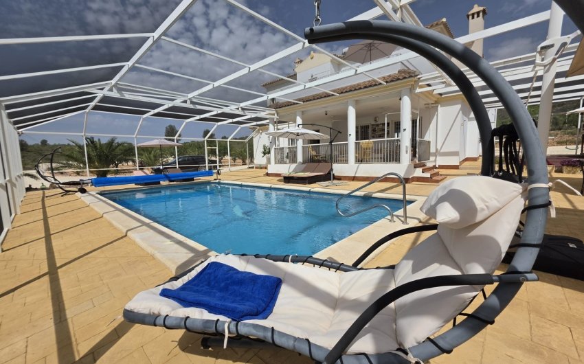 Reventa - Villa -
Pinoso - Inland