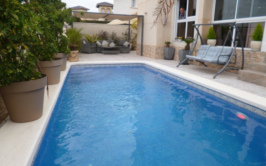 Reventa - Villa -
Playa Flamenca - Costa Blanca