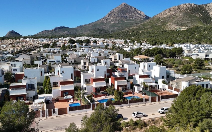 Reventa - Villa -
Polop - Alberca