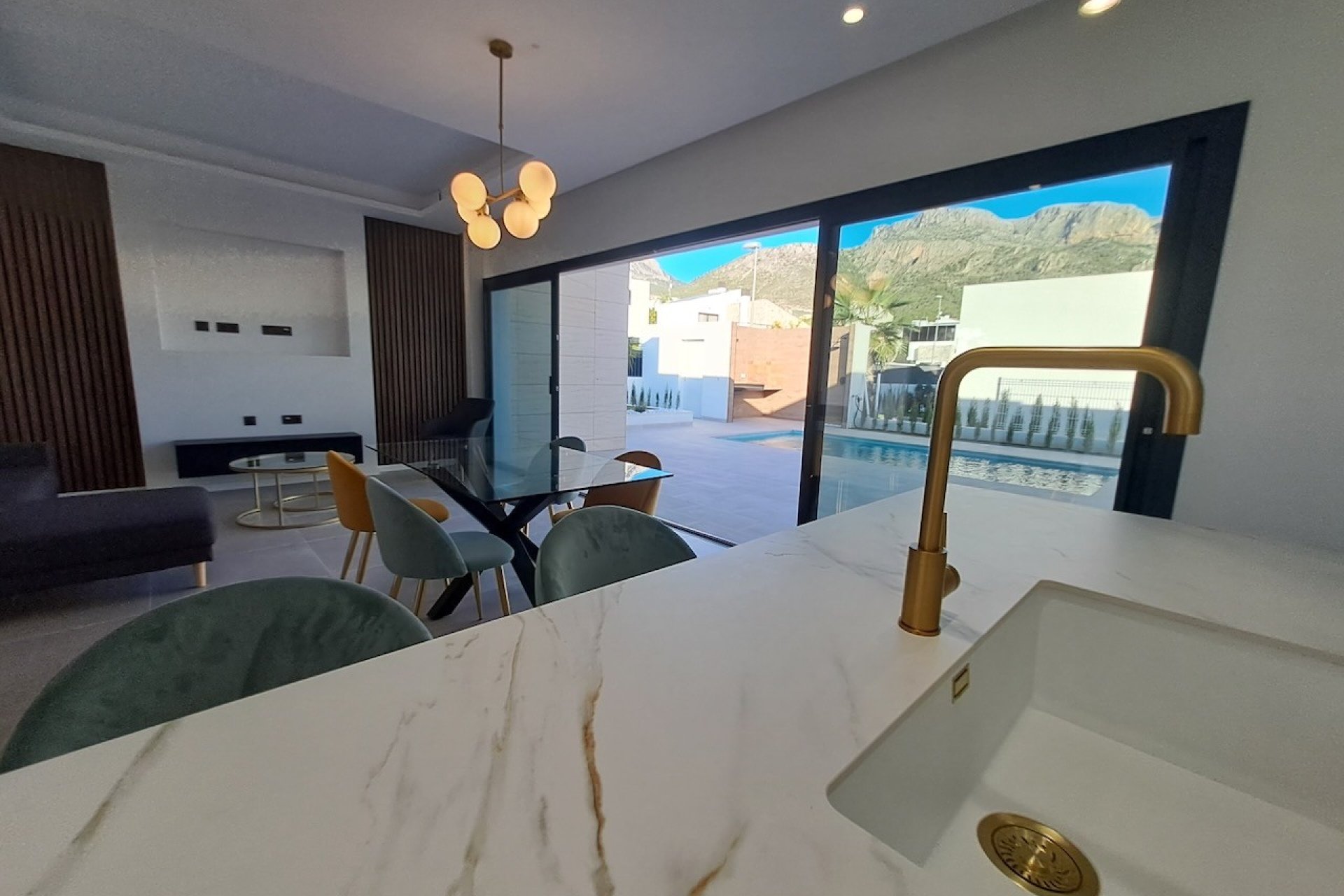 Reventa - Villa -
Polop - Urbanizaciones