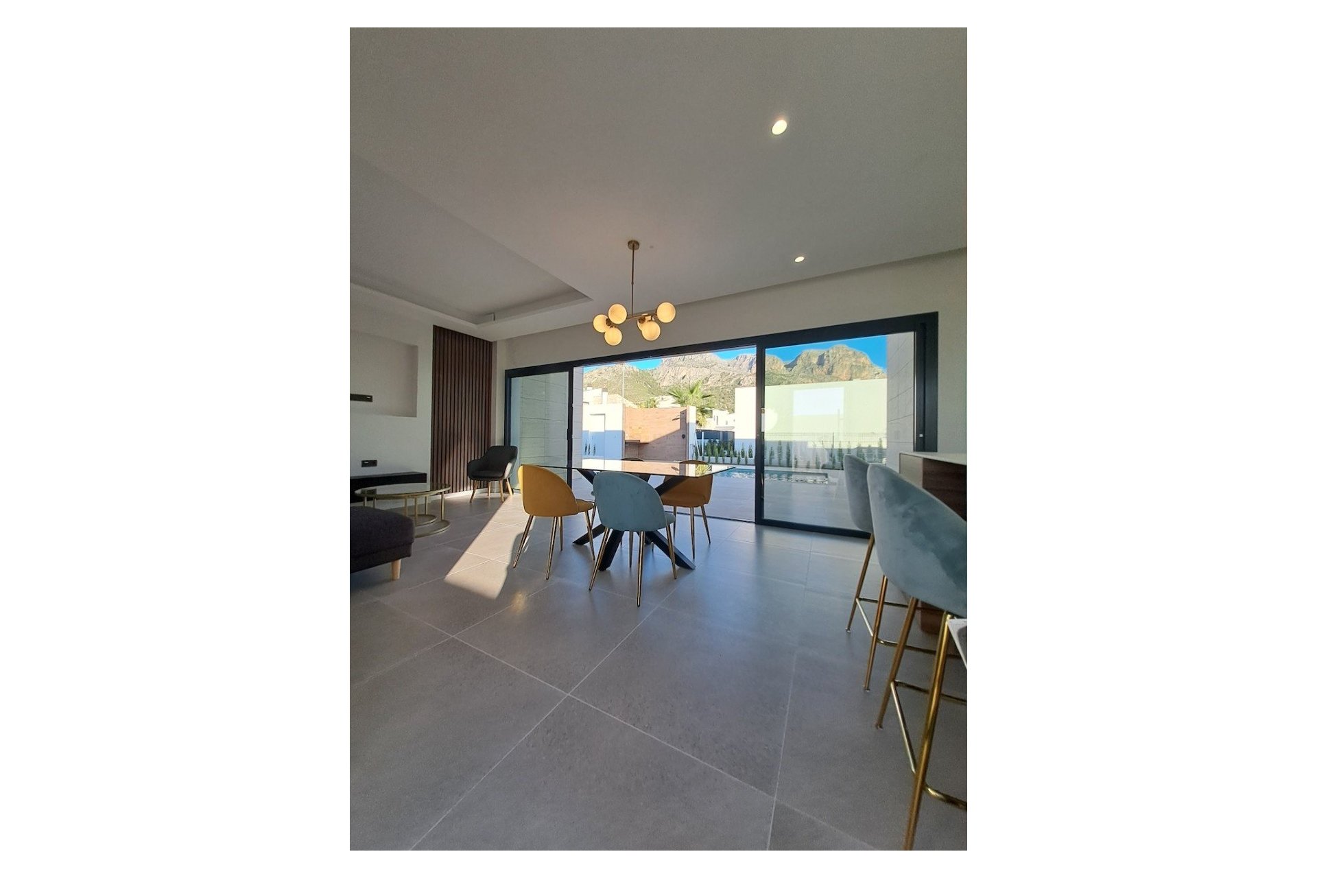 Reventa - Villa -
Polop - Urbanizaciones