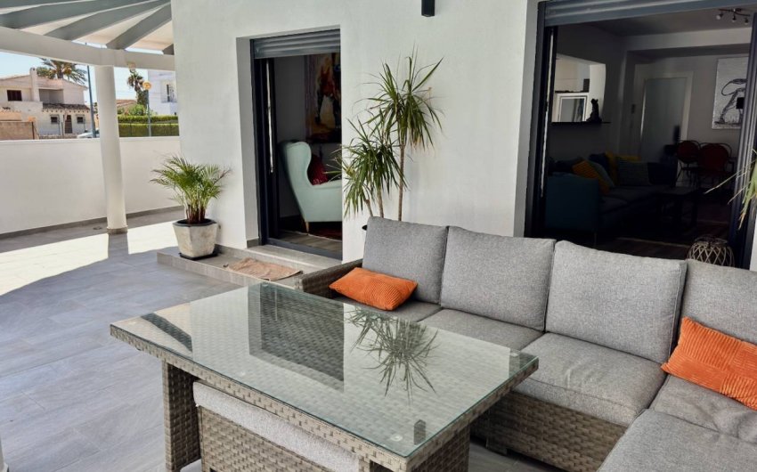 Reventa - Villa -
Punta Prima