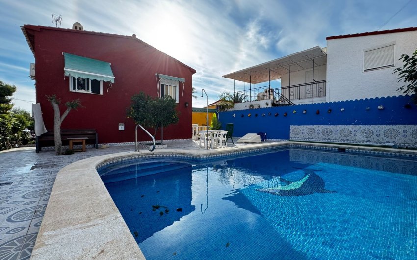 Reventa - Villa -
Punta Prima