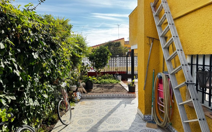 Reventa - Villa -
Punta Prima