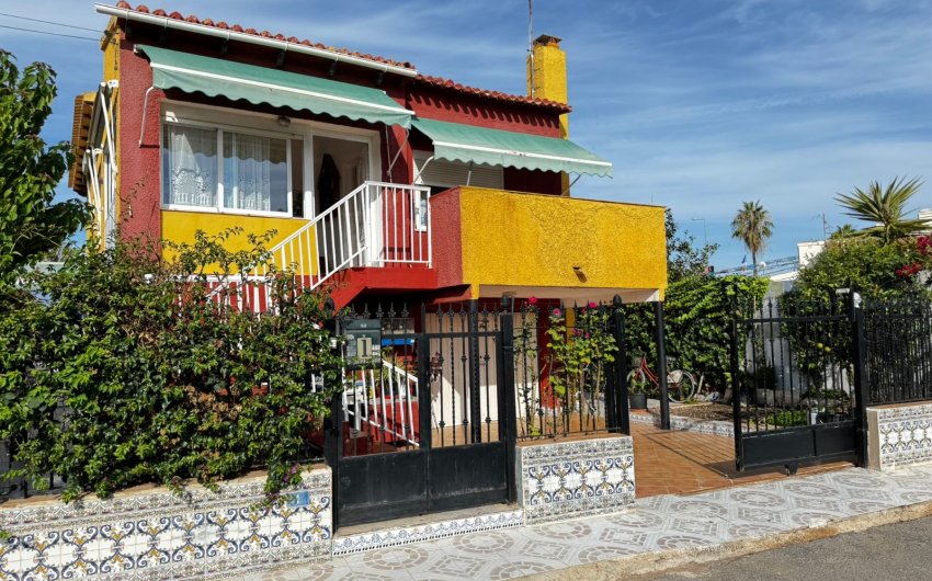 Reventa - Villa -
Punta Prima