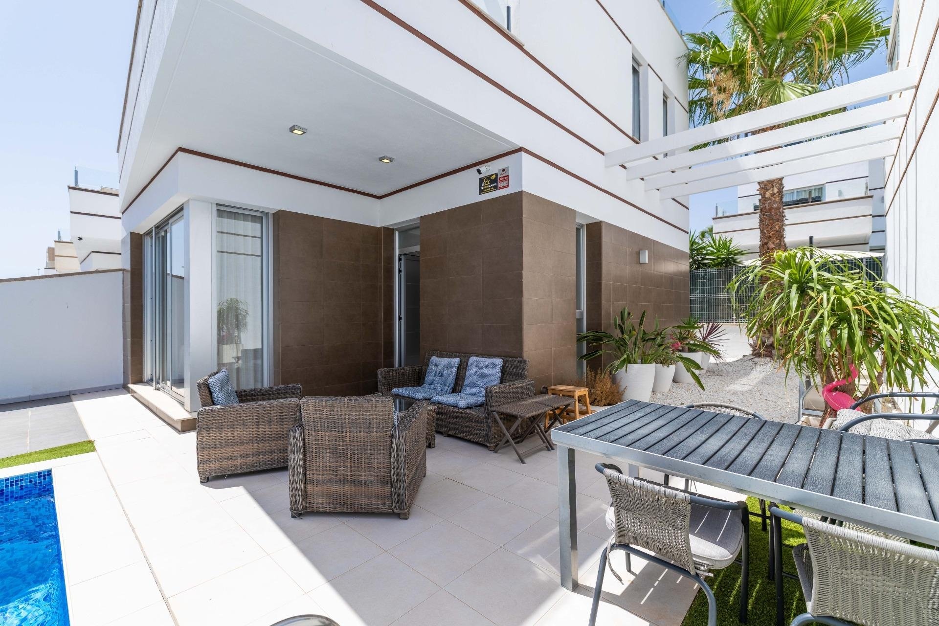 Reventa - Villa -
Rojales - Doña Pepa