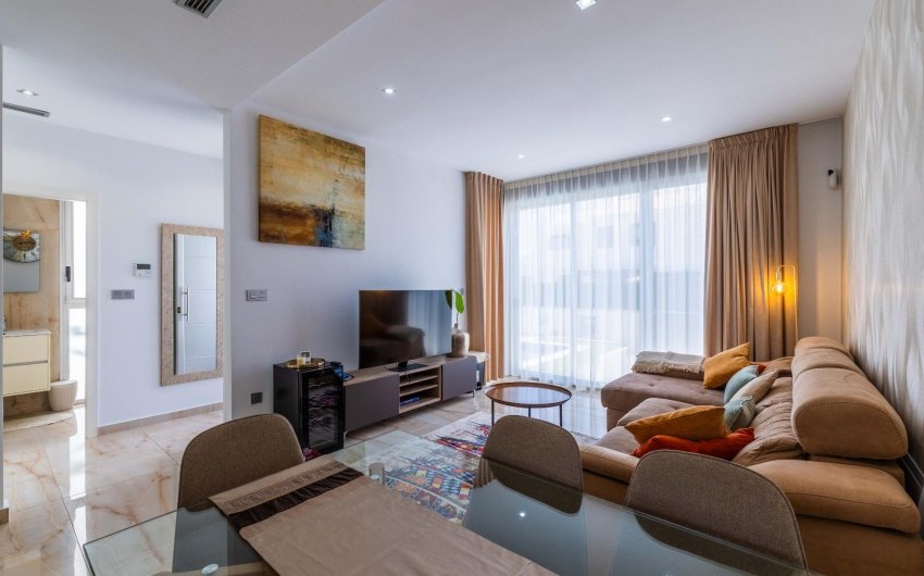 Reventa - Villa -
Rojales - Doña Pepa