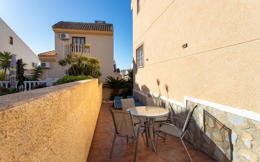 Reventa - Villa -
Rojales - Pueblo