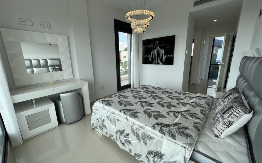 Reventa - Villa -
San Miguel de Salinas - Costa Blanca Sur