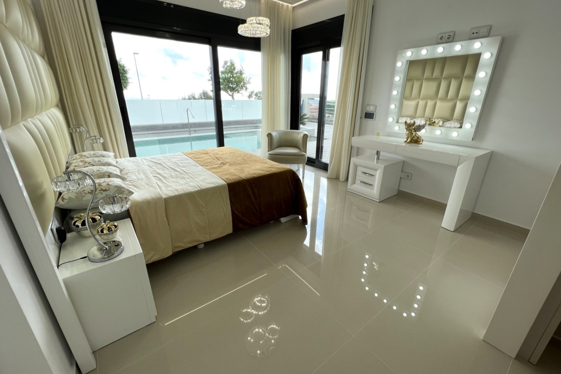 Reventa - Villa -
San Miguel de Salinas - Costa Blanca