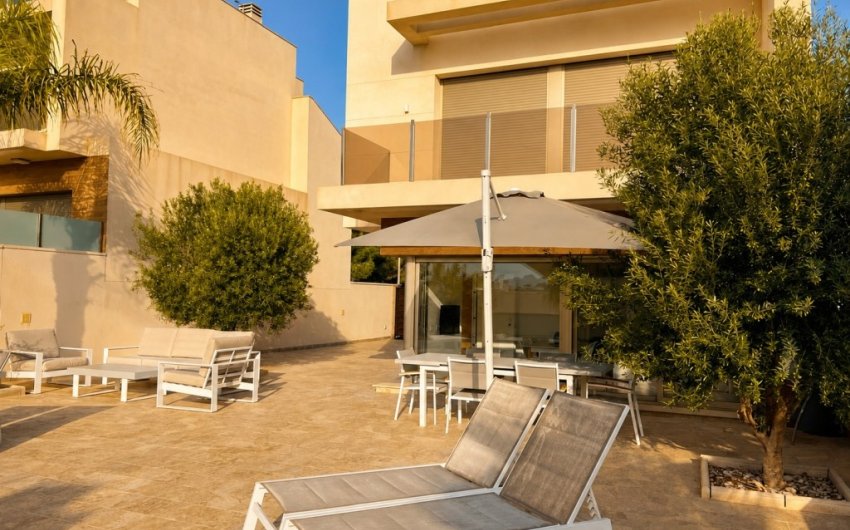 Reventa - Villa -
San Miguel de Salinas - Inland