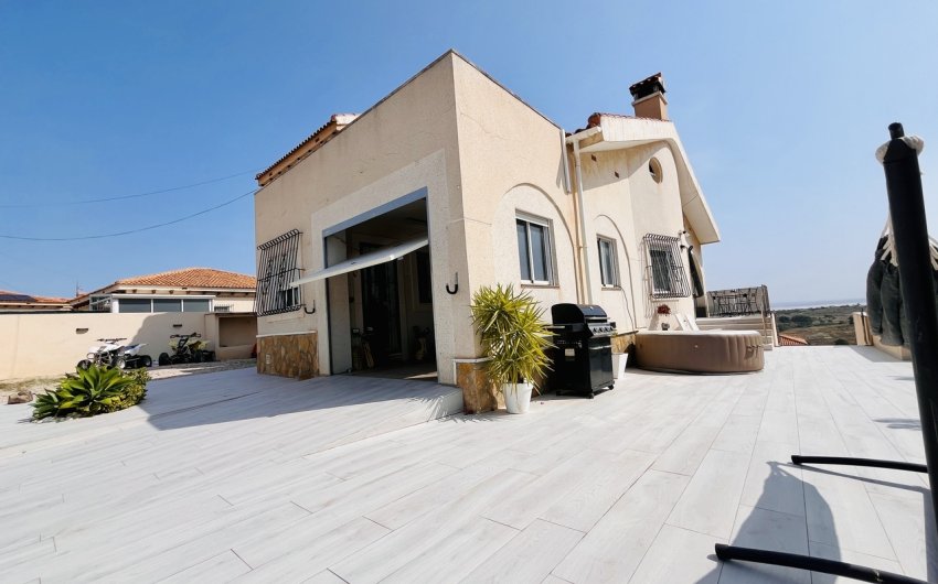 Reventa - Villa -
San Miguel de Salinas - Inland